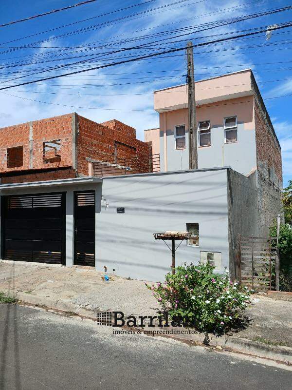 Casa à venda no Residencial Água Branca: 