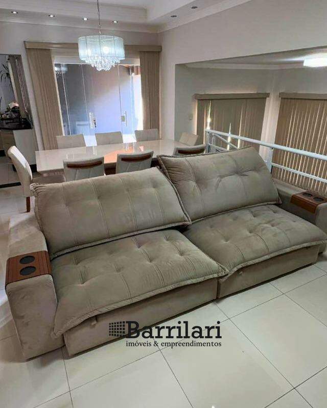 Casa em condomínio à venda no Jardim Julita: 