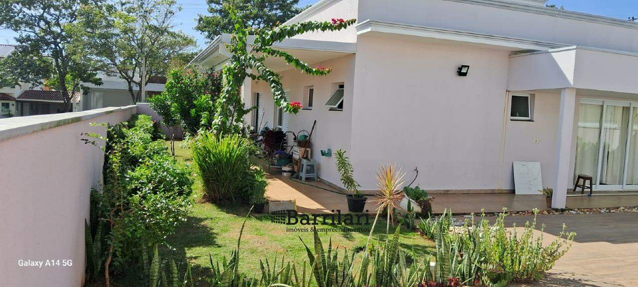 Casa em condomínio à venda no Portal das Estrelas I: 