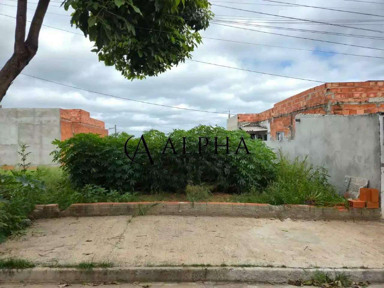 Terreno à venda no Residencial Água Branca: 