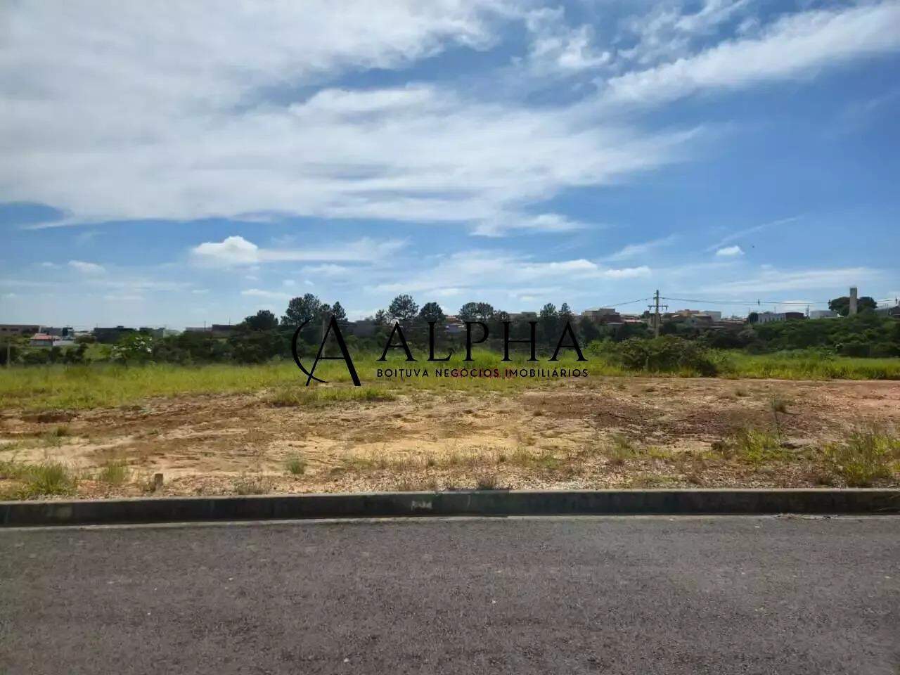 Terreno à venda no Terra de Santa Cruz I: 
