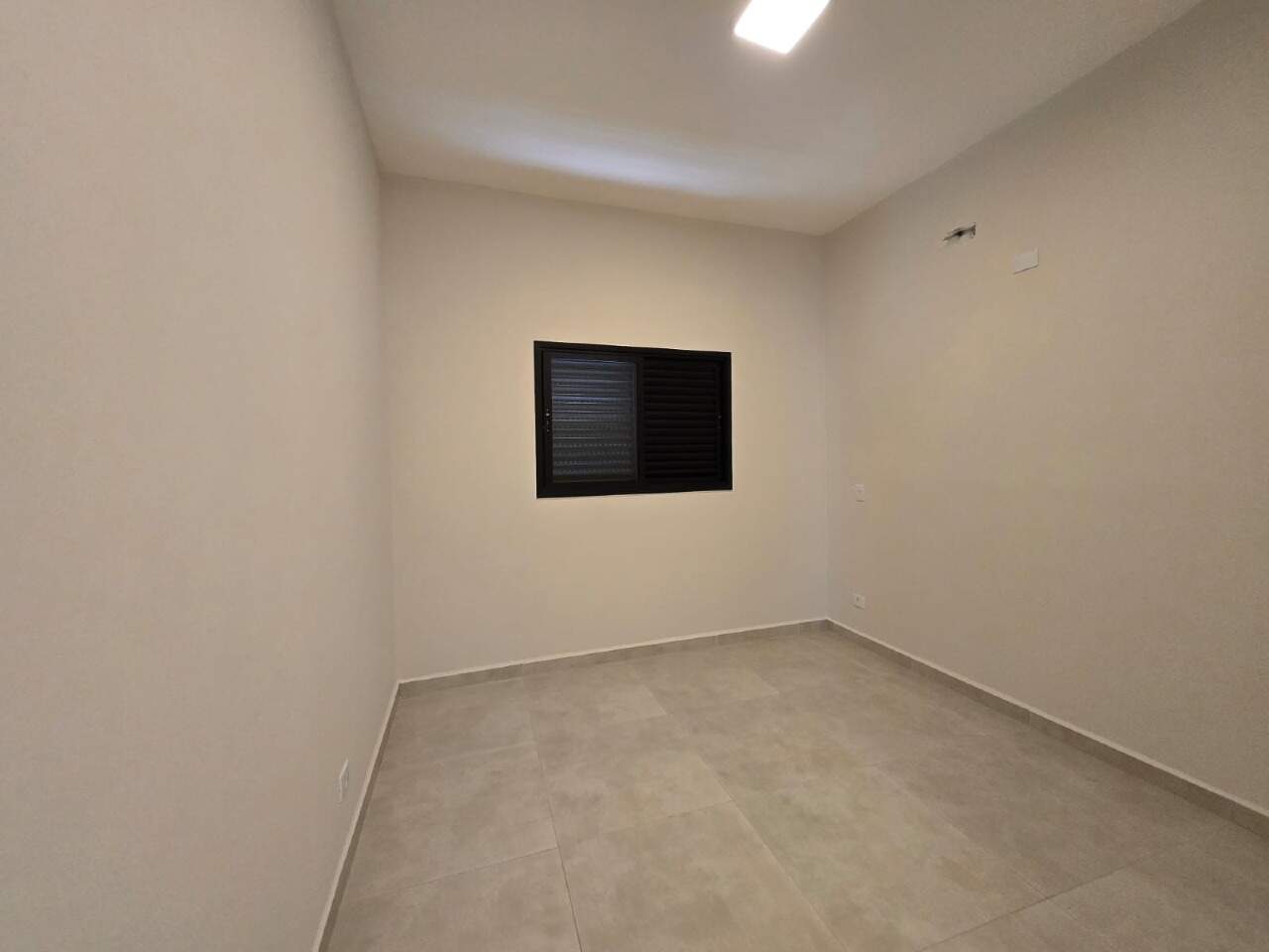 Casa em condomínio para aluguel no Tropicália Garden: 
