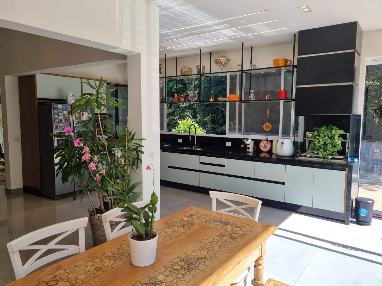 Casa em condomínio à venda no Flora Ville: 