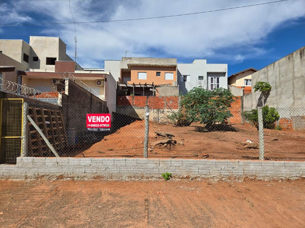 Terreno à venda no Residencial Água Branca: 