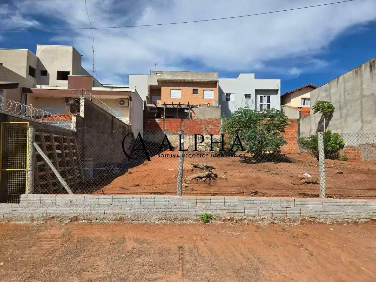 Terreno à venda no Residencial Água Branca: 