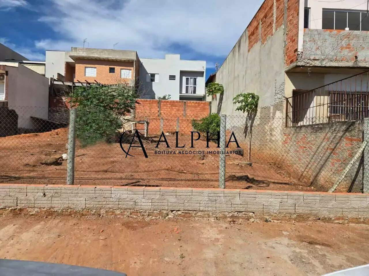 Terreno à venda no Residencial Água Branca: 