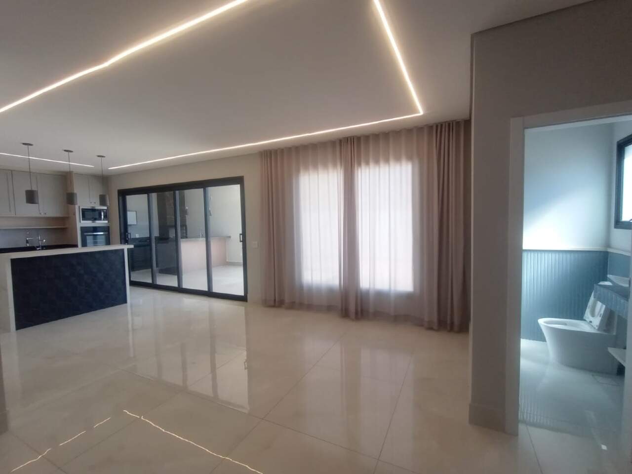 Casa em condomínio à venda no Tropicália Garden: 