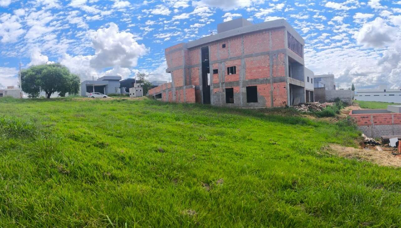 Terreno à venda no Residencial Haras Inga Mirim: 