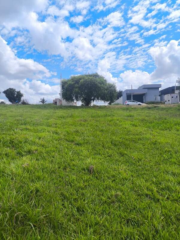 Terreno à venda no Residencial Haras Inga Mirim: 