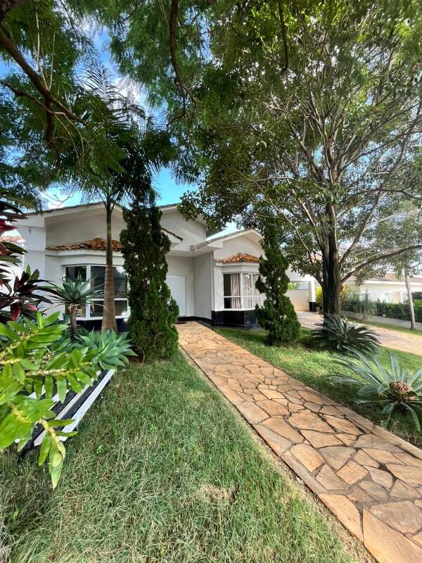 Casa em condomínio à venda no Flora Ville: 