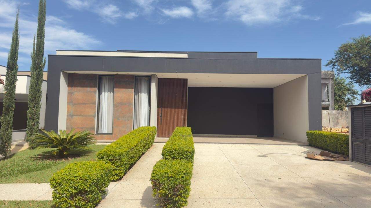 Casa em condomínio à venda no Portal Ville Gardênia: 