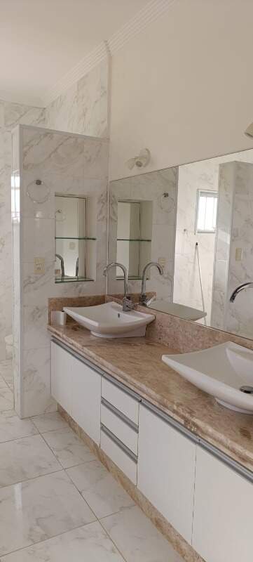 Casa em condomínio à venda no Flora Ville: 