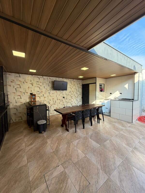 Casa em condomínio à venda no Flora Ville: 