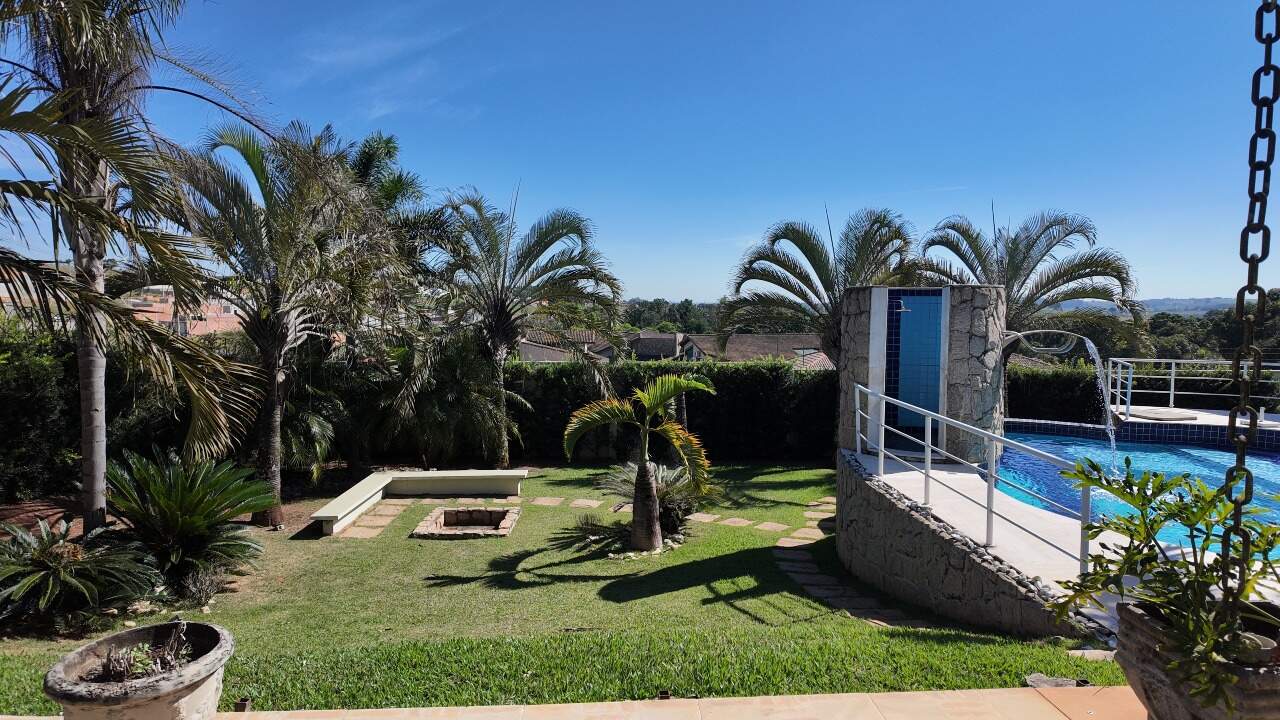 Casa em condomínio à venda no Residencial Saint Claire: 