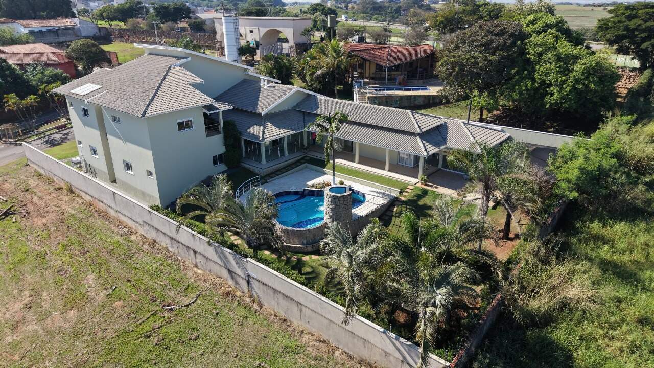 Casa em condomínio à venda no Residencial Saint Claire: 