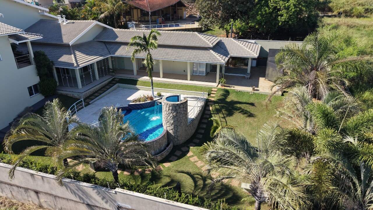 Casa em condomínio à venda no Residencial Saint Claire: 
