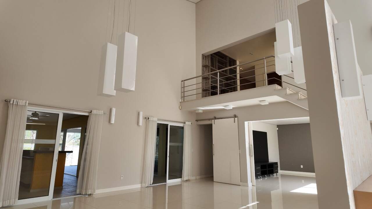 Casa em condomínio à venda no Residencial Saint Claire: 