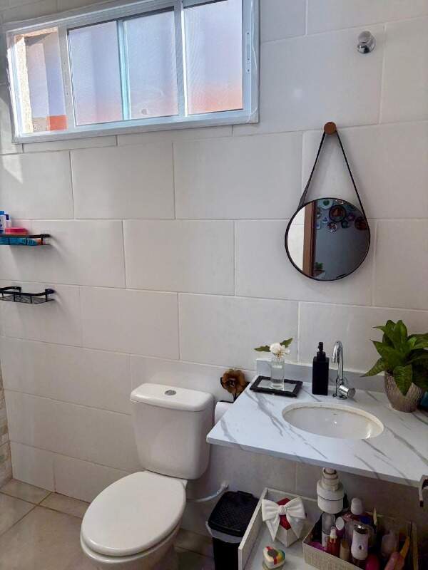 Casa em condomínio à venda no Flora Ville: 