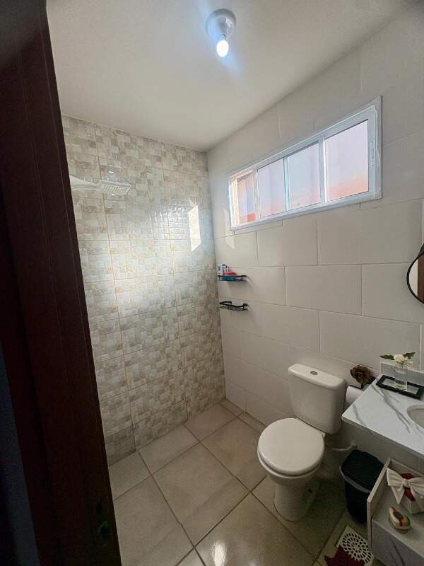 Casa em condomínio à venda no Flora Ville: 
