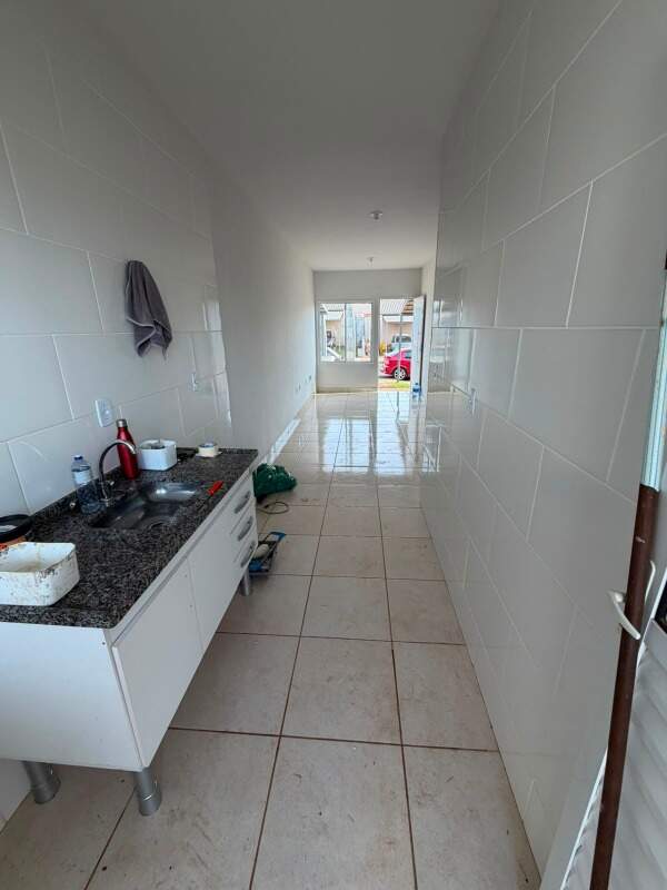 Casa em condomínio para aluguel no Flora Ville: 