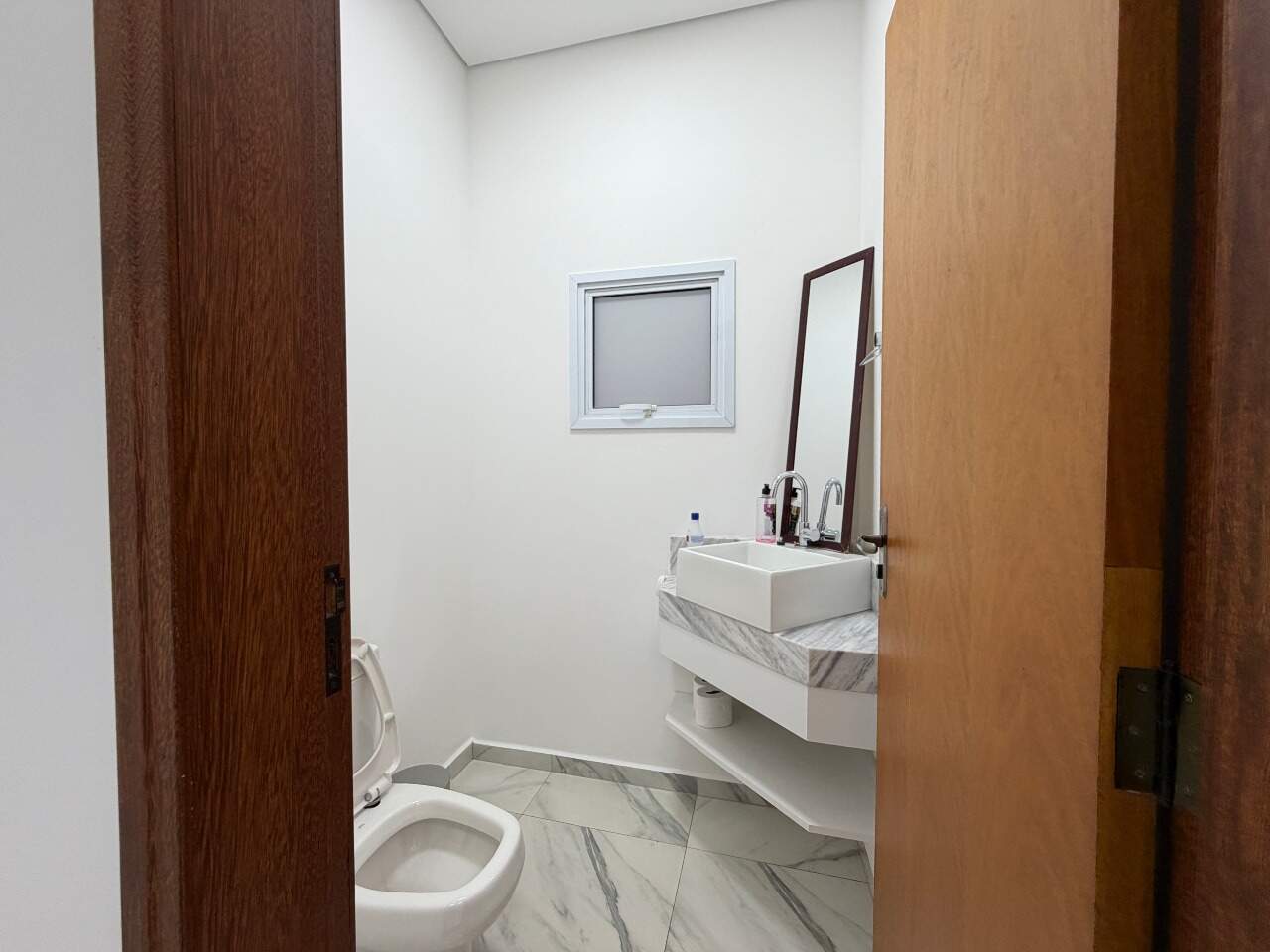 Casa em condomínio à venda no Fazenda Castelo: 