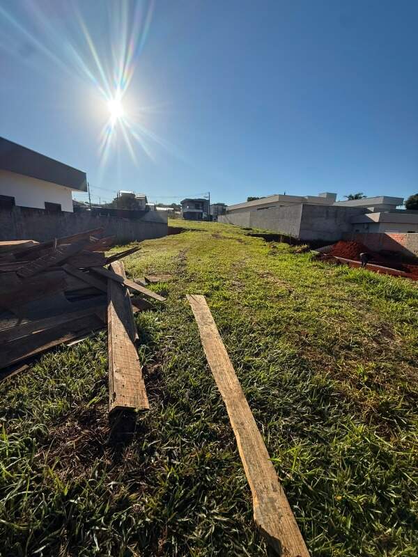 Terreno à venda no Residencial Haras Inga Mirim: 