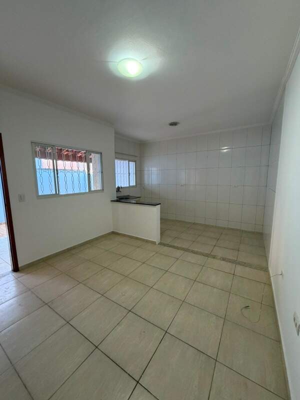 Edícula para aluguel no Residencial Vitória: 