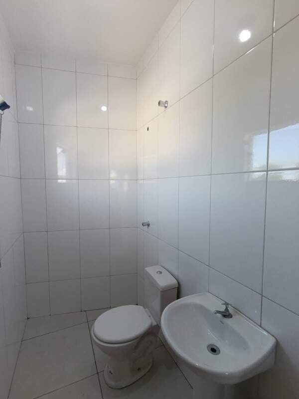 Sala para aluguel no Portal dos Pássaros I: 