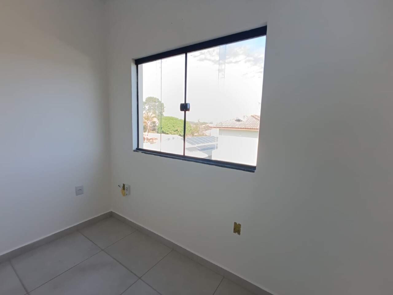 Sala para aluguel no Portal dos Pássaros I: 