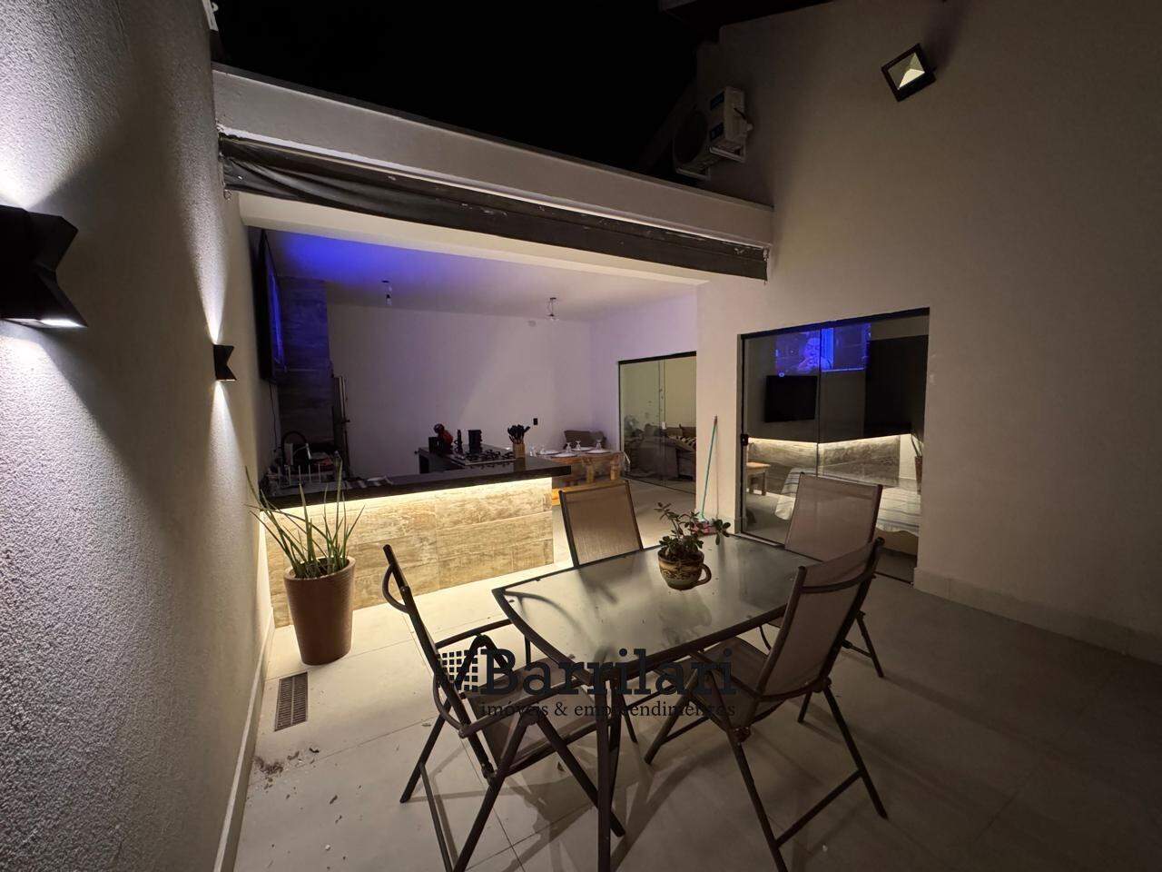 Casa em condomínio à venda no Vivendas do Parque: 