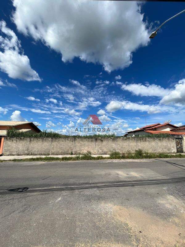 Lote à venda no Parque Jardim Soli: 