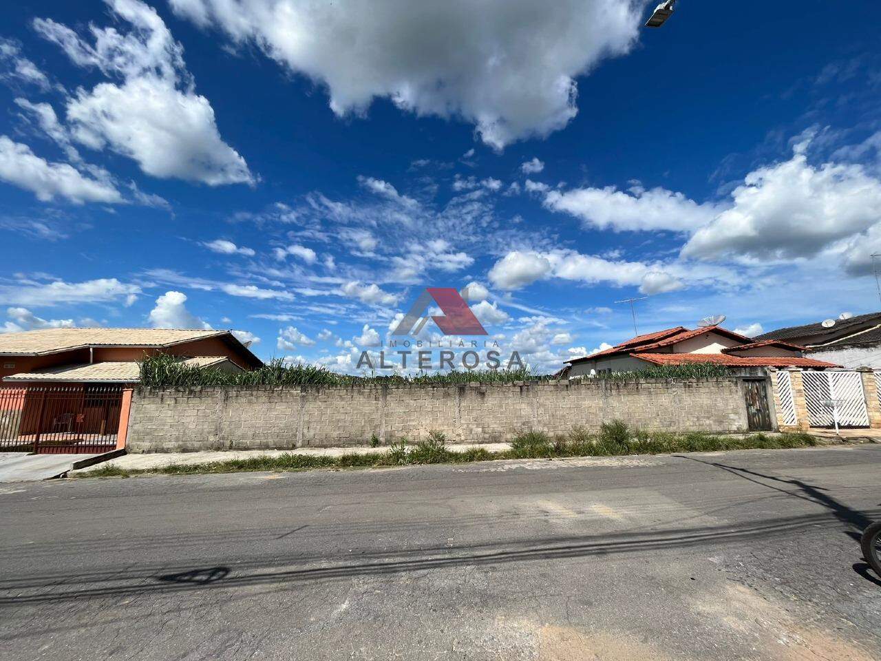 Lote à venda no Parque Jardim Soli: 