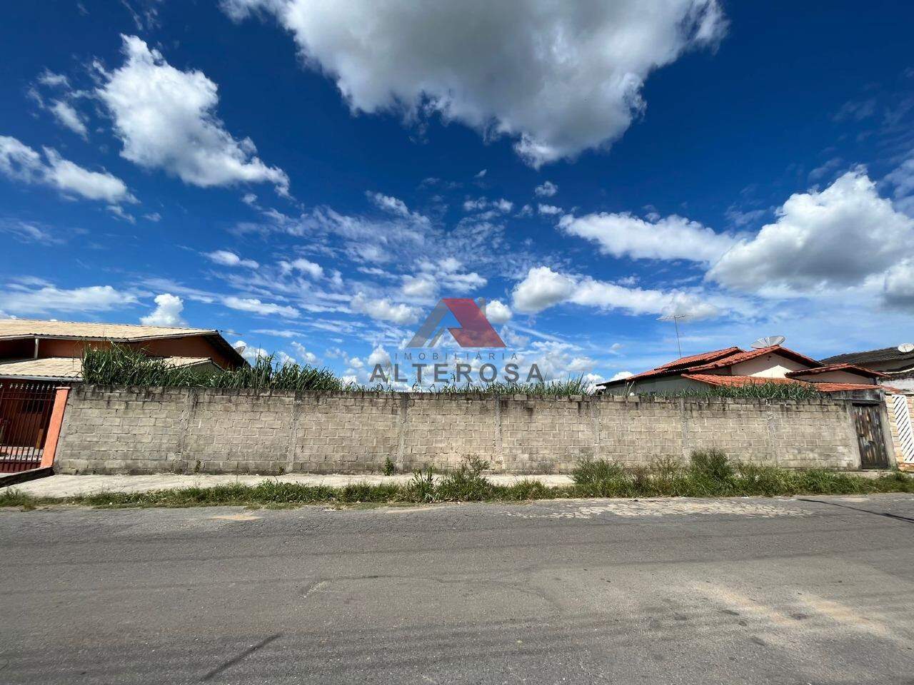 Lote à venda no Parque Jardim Soli: 