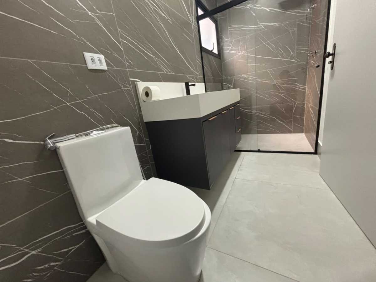 Casa à venda no Condomínio Guarujá: 