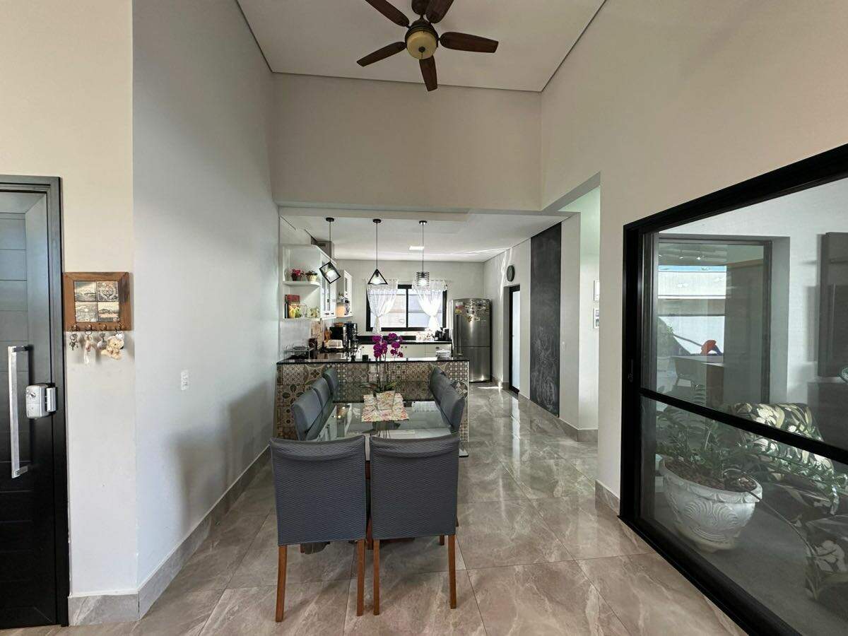 Casa à venda no Condominio Portal dos Bandeirantes: 