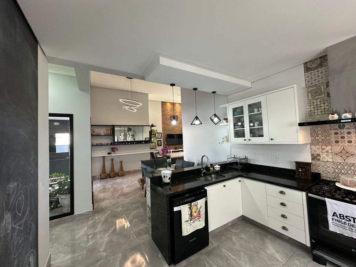 Casa à venda no Condominio Portal dos Bandeirantes: 