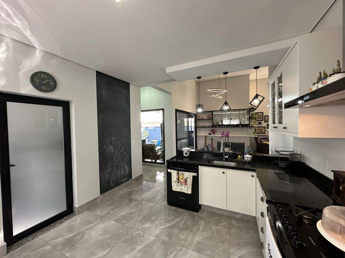 Casa à venda no Condominio Portal dos Bandeirantes: 