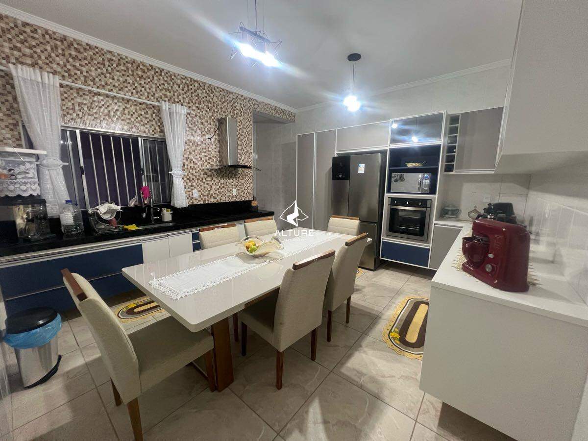 Casa à venda no Residencial Parque Laguna: 