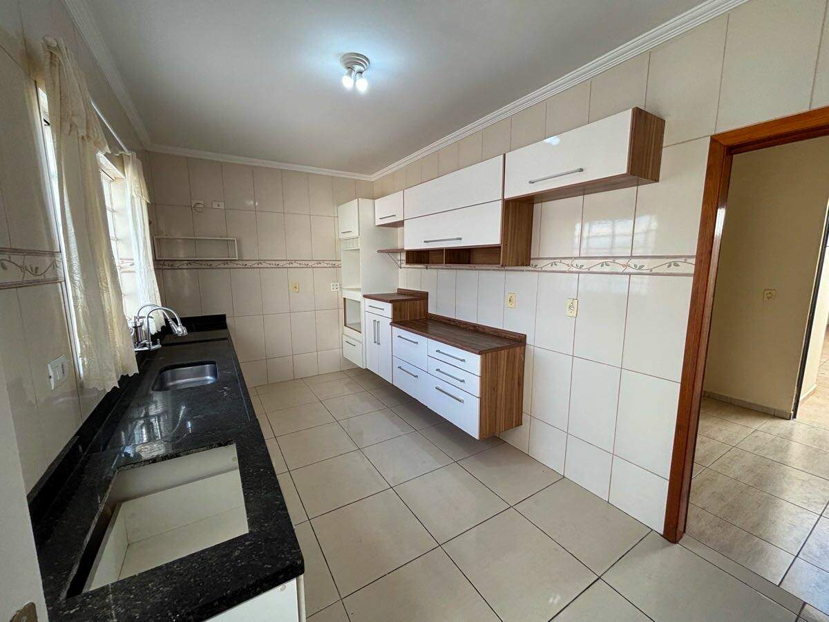 Casa à venda no Jardim Donalísio: 