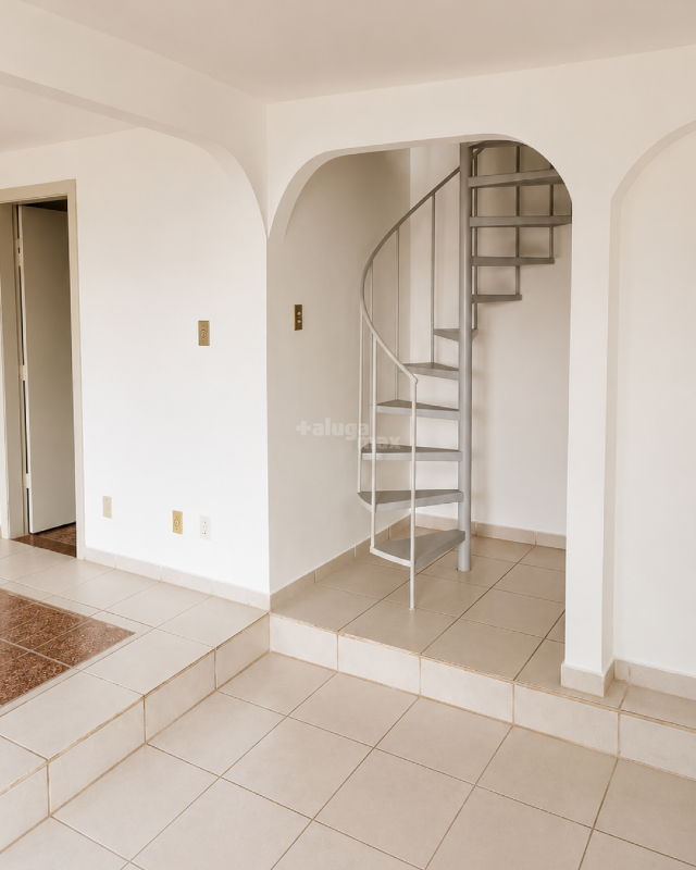 Casa geminada para aluguel no Estoril: 