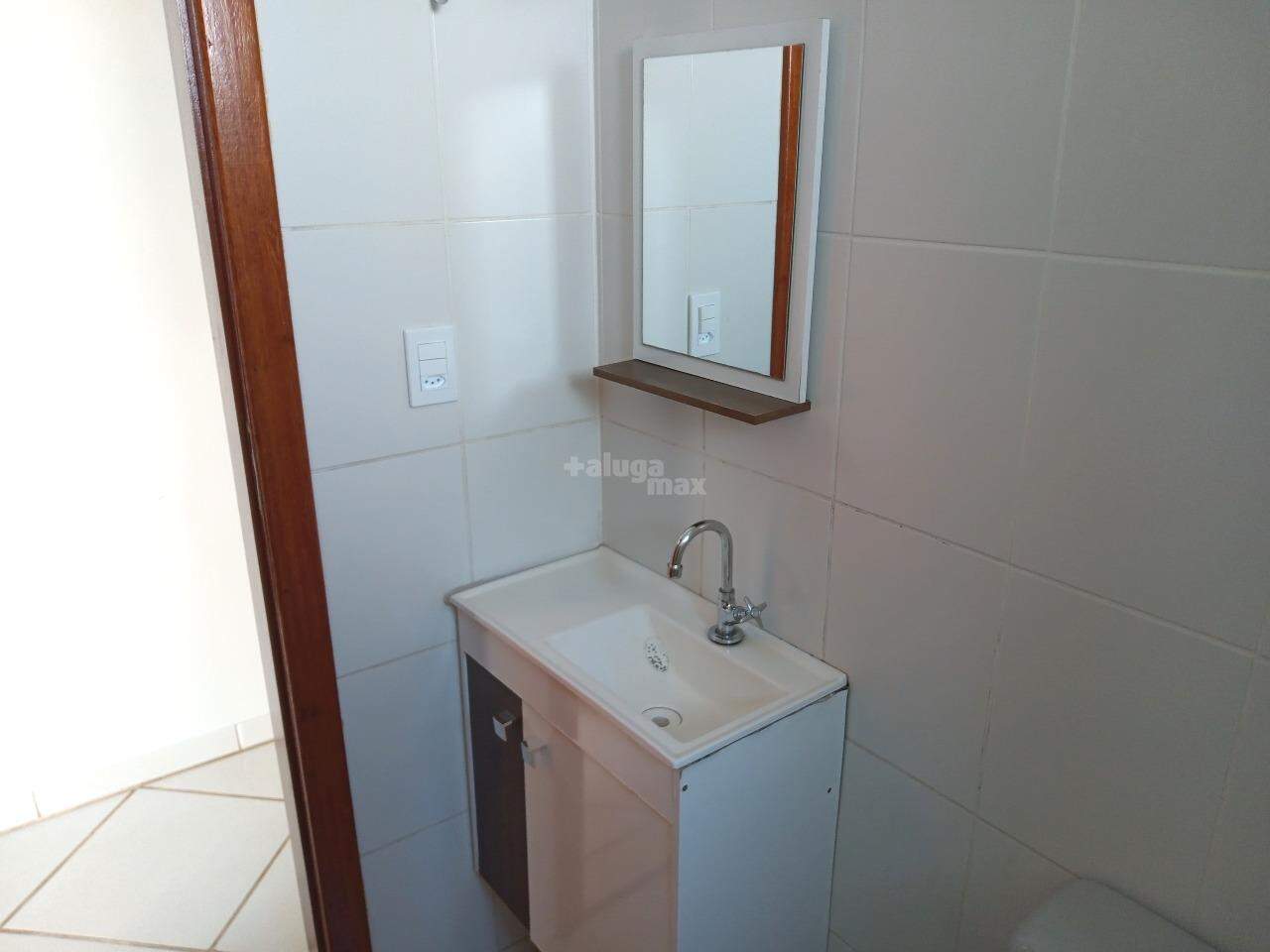 Apartamento para aluguel no Estoril: BANHEIRO
