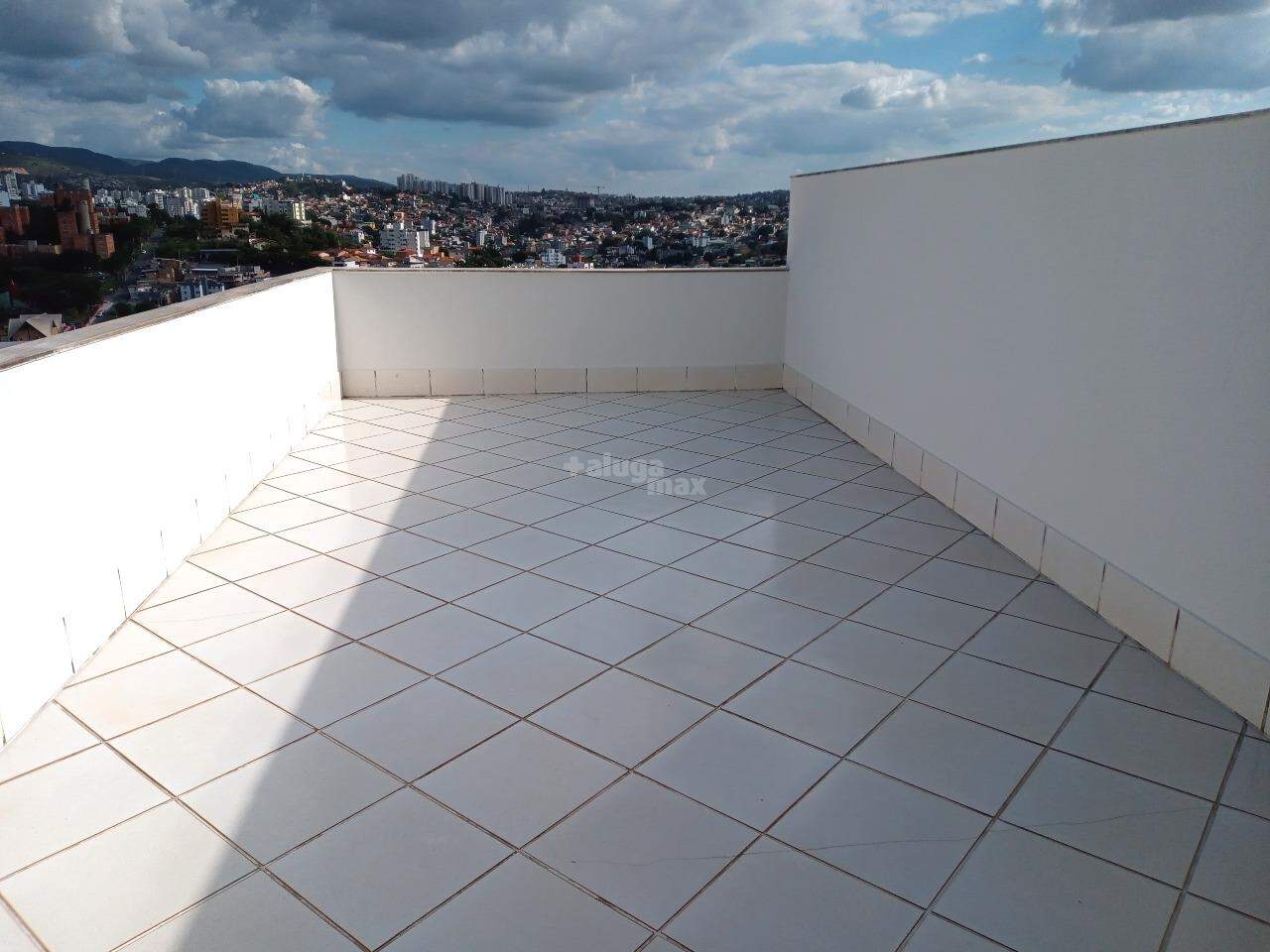 Apartamento para aluguel no Estoril: VARANDA