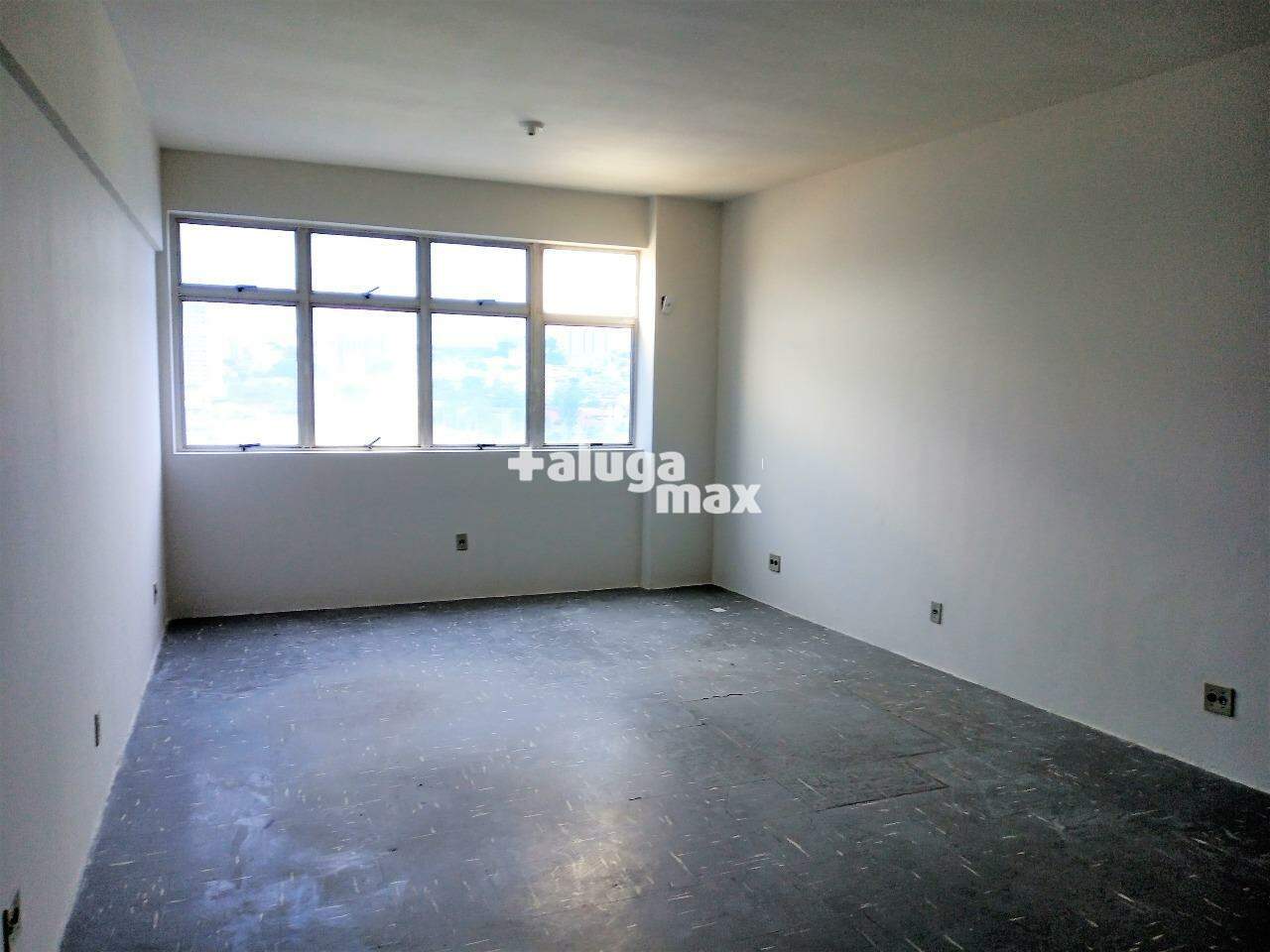 Sala para aluguel no Prado: 