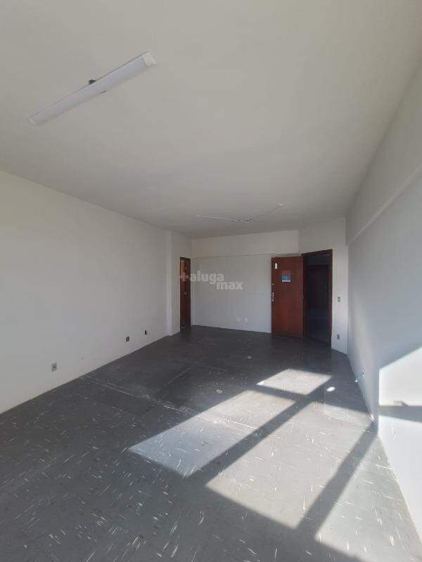 Sala para aluguel no Prado: 