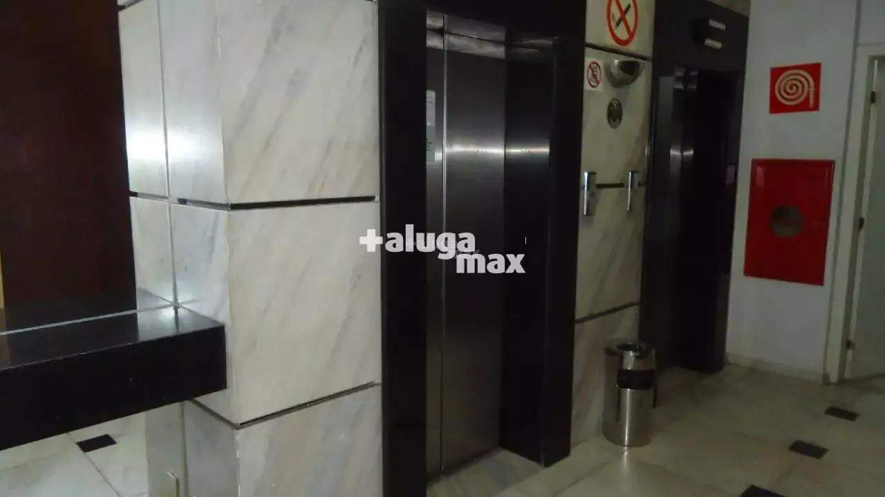 Sala para aluguel no Prado: 