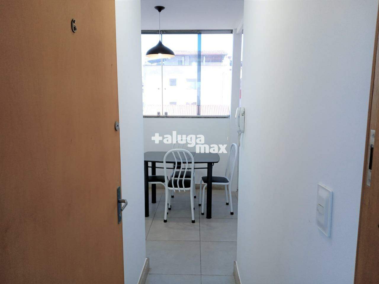Apartamento para aluguel no Carlos Prates: ENTRADA
