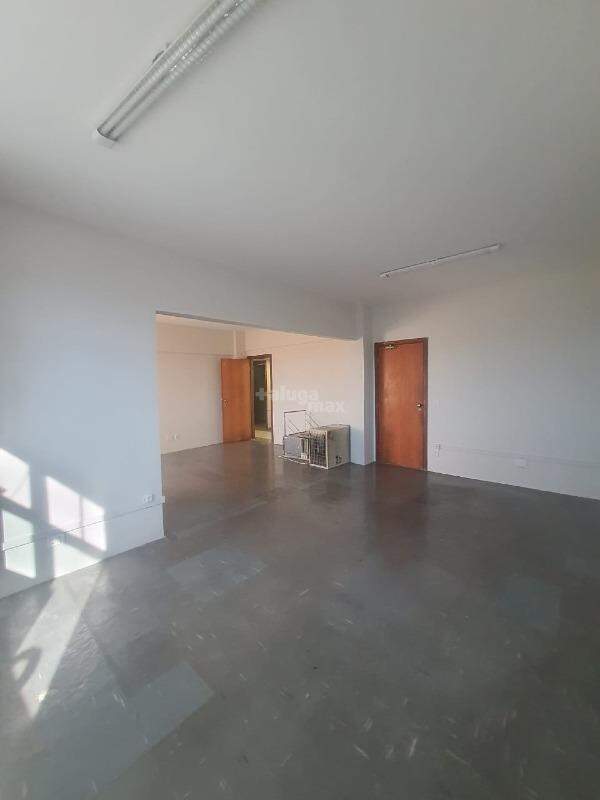 Sala para aluguel no Prado: 