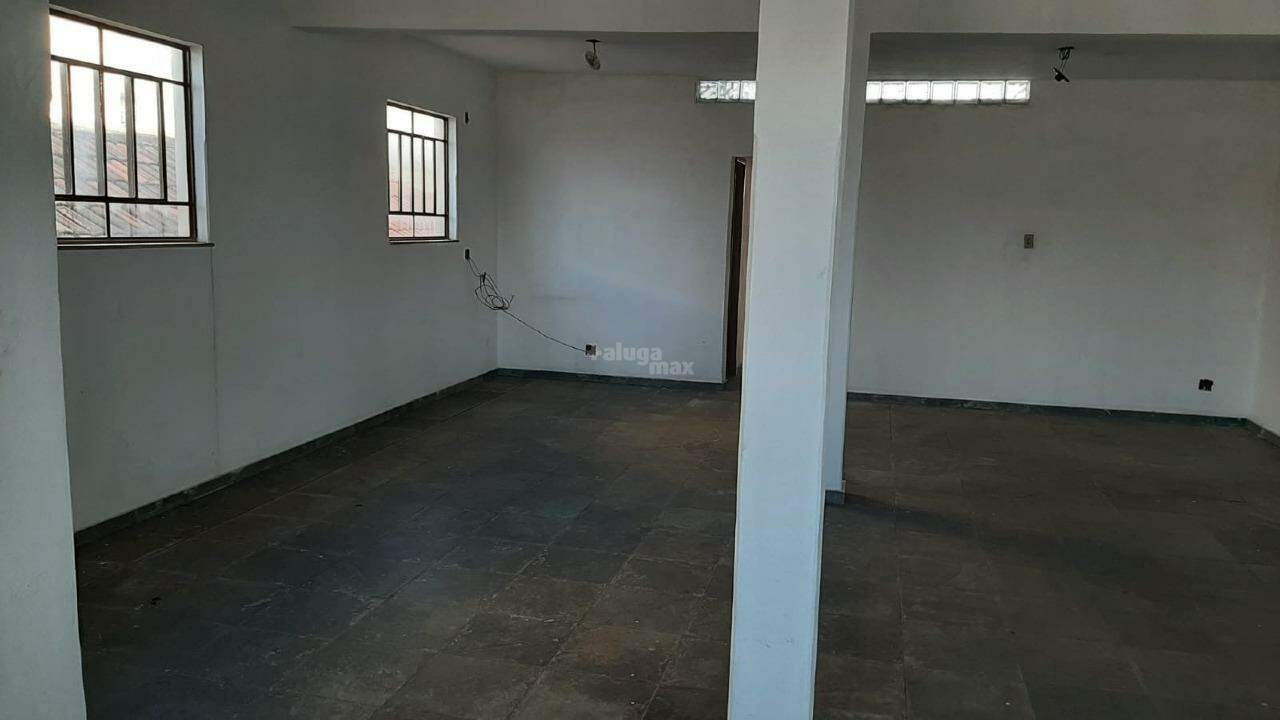 Casa à venda no Carlos Prates: 