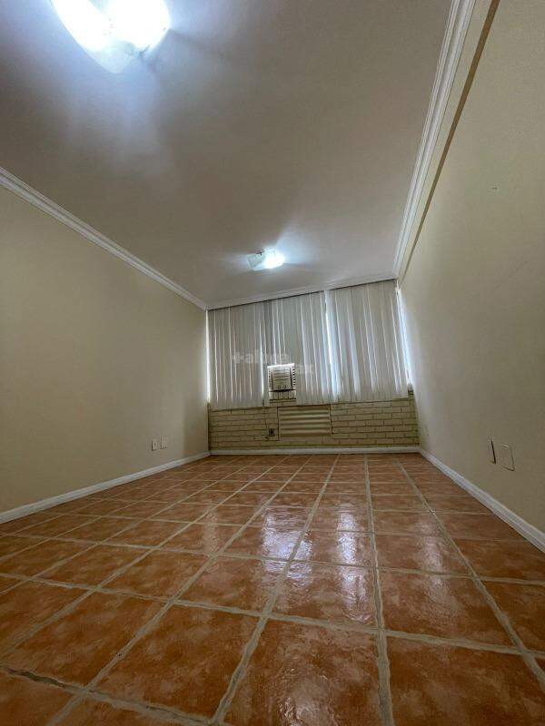 Sala à venda no Barro Preto: 