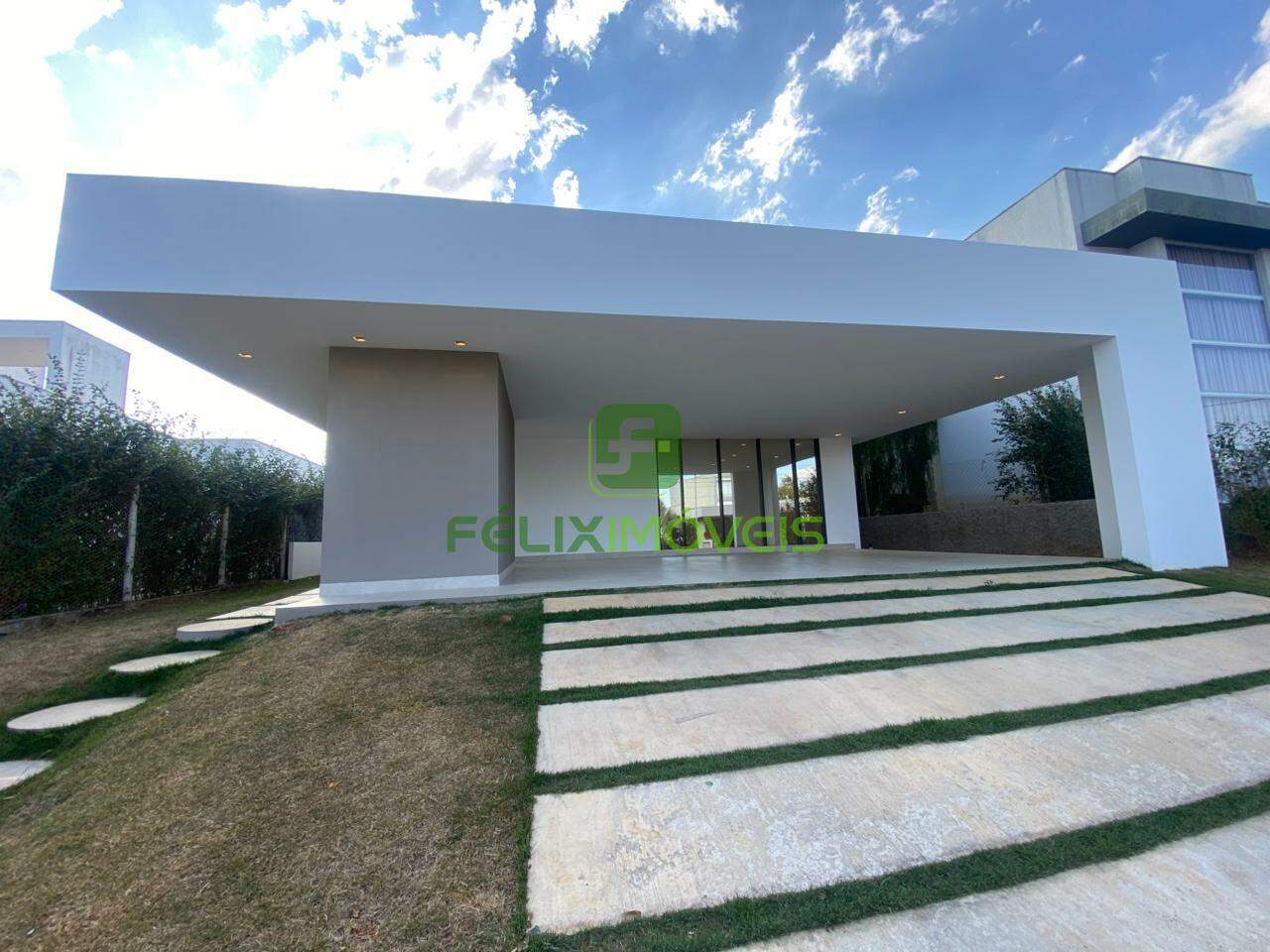Casa para aluguel no Gran Royalle: 